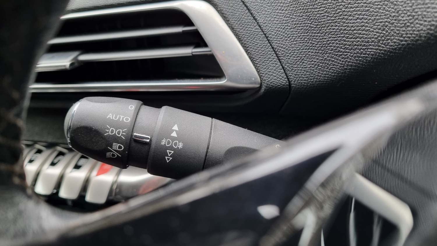 Used Peugeot 3008 2018 for sale - 77532459: Photo 37