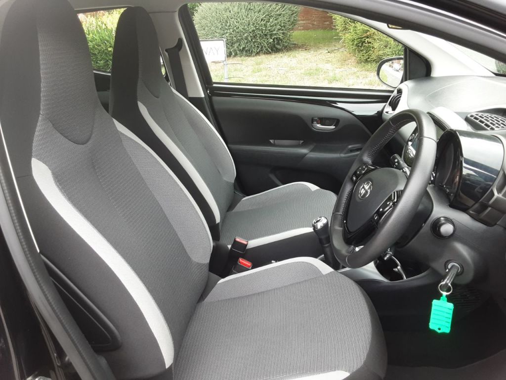 Used Toyota AYGO 2020 for sale - 76762260: Photo 11