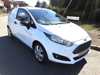 Used Ford Fiesta 2015 for sale - 75481692: Photo