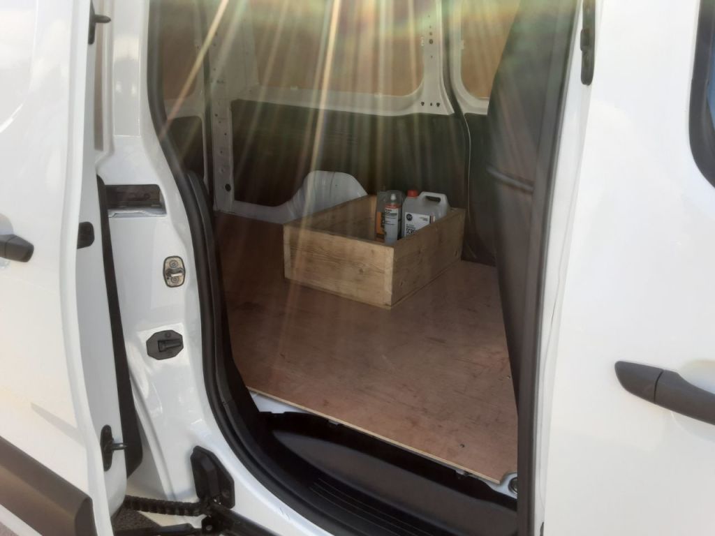 Used Peugeot Partner 2022 for sale - 78110087: Photo 18