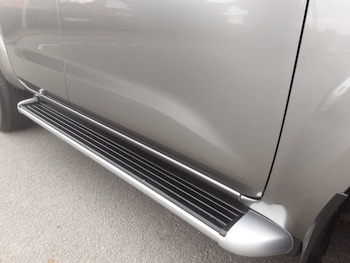 Used Nissan Navara 2021 for sale - 76080029: Photo