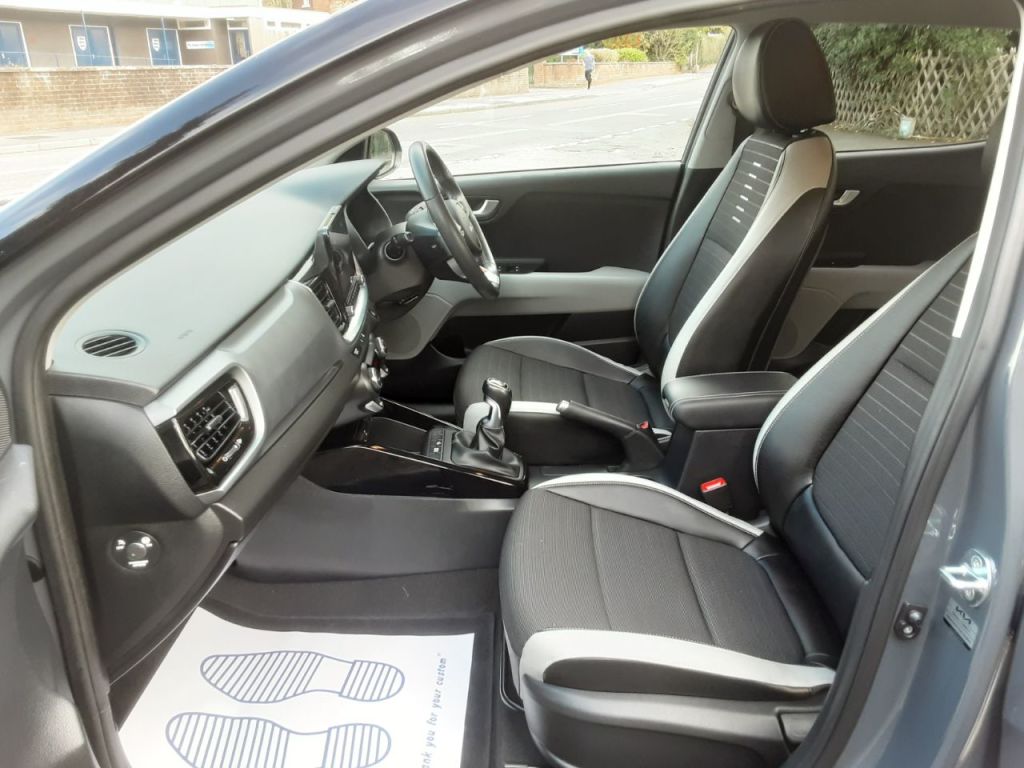 Used Kia Stonic 2022 for sale - 76395492: Photo 19