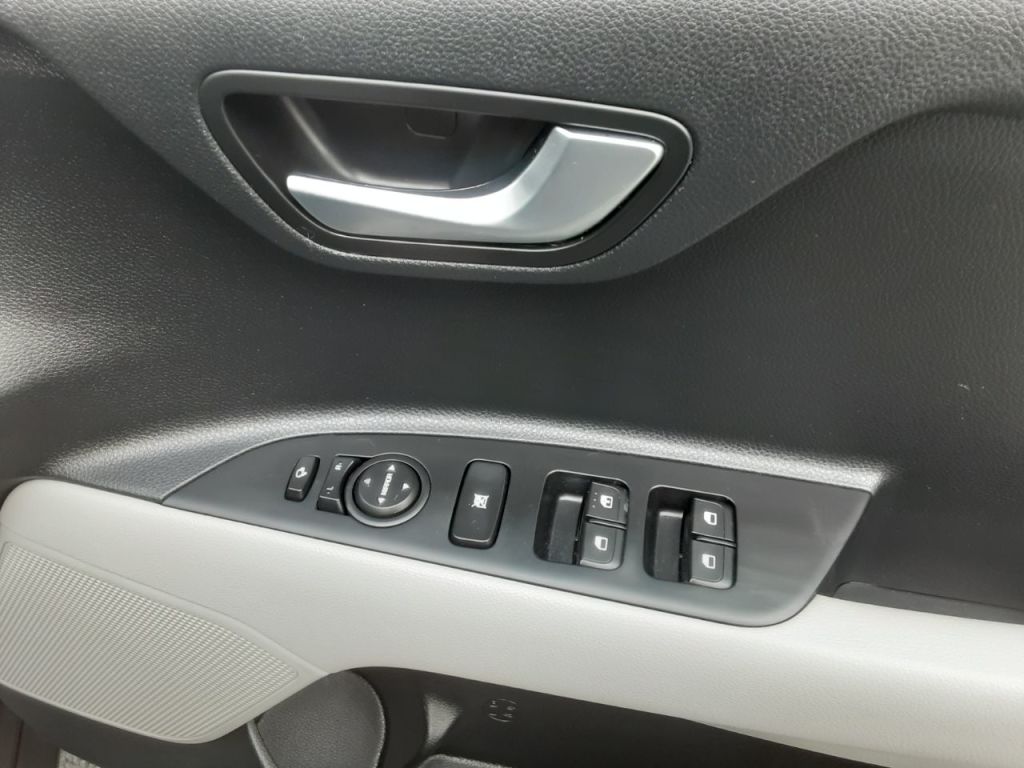 Used Kia Stonic 2022 for sale - 76395492: Photo 26