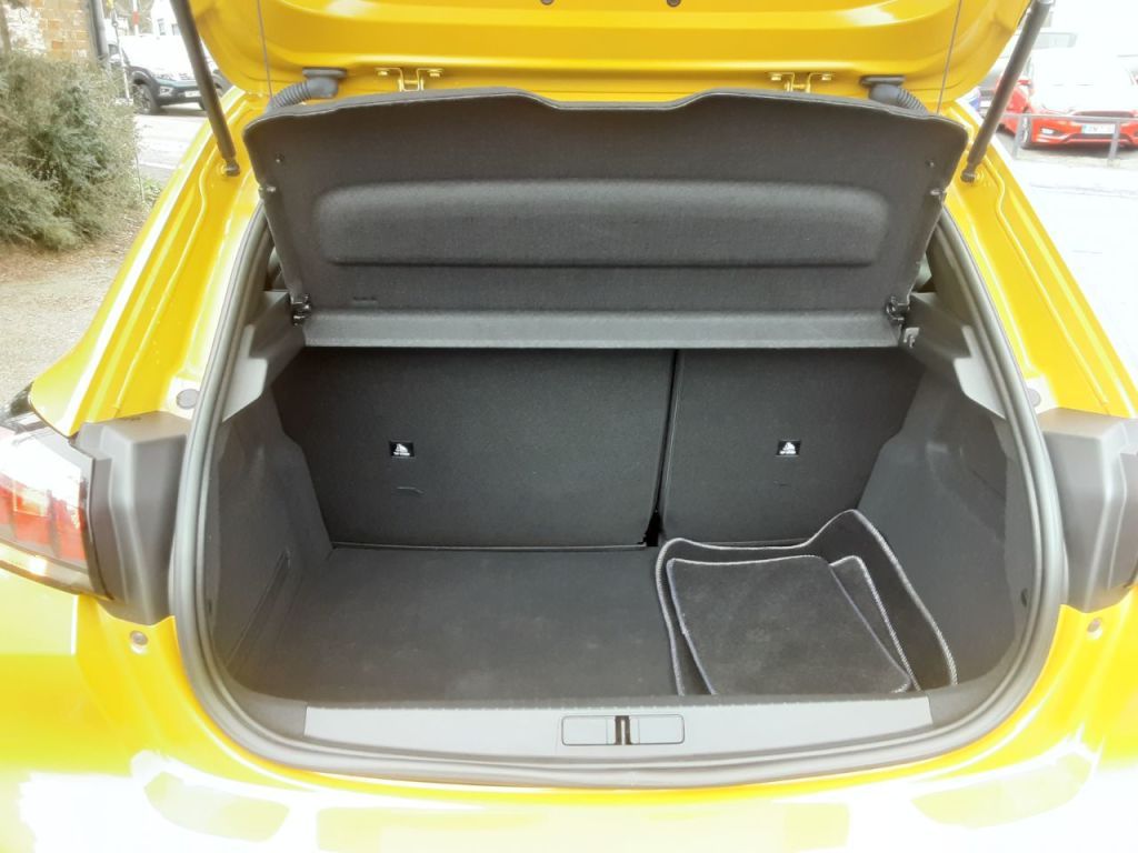 Used Peugeot 208 2023 for sale - 77593317: Photo 18