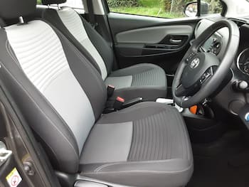 Used Toyota Yaris 2018 for sale - 79802912: Photo
