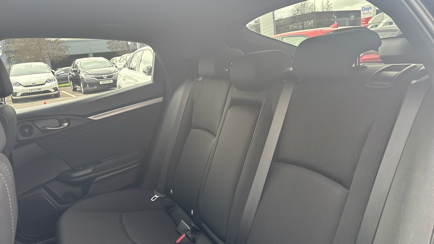 Used Honda Civic 2017 for sale - 77532043: Photo 8