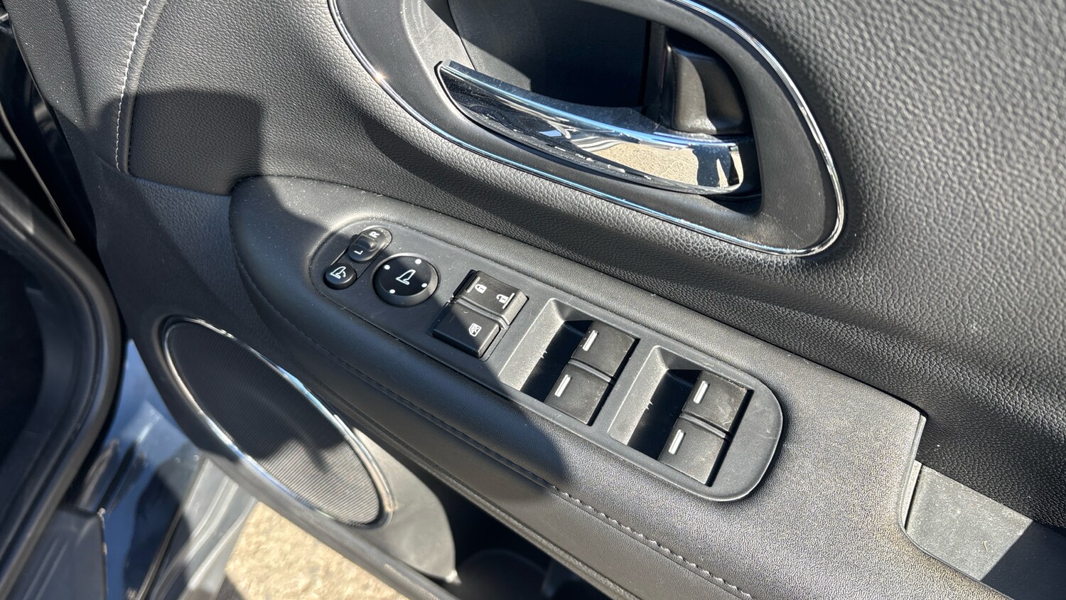 Used Honda HR-V 2017 for sale - 78215907: Photo 15