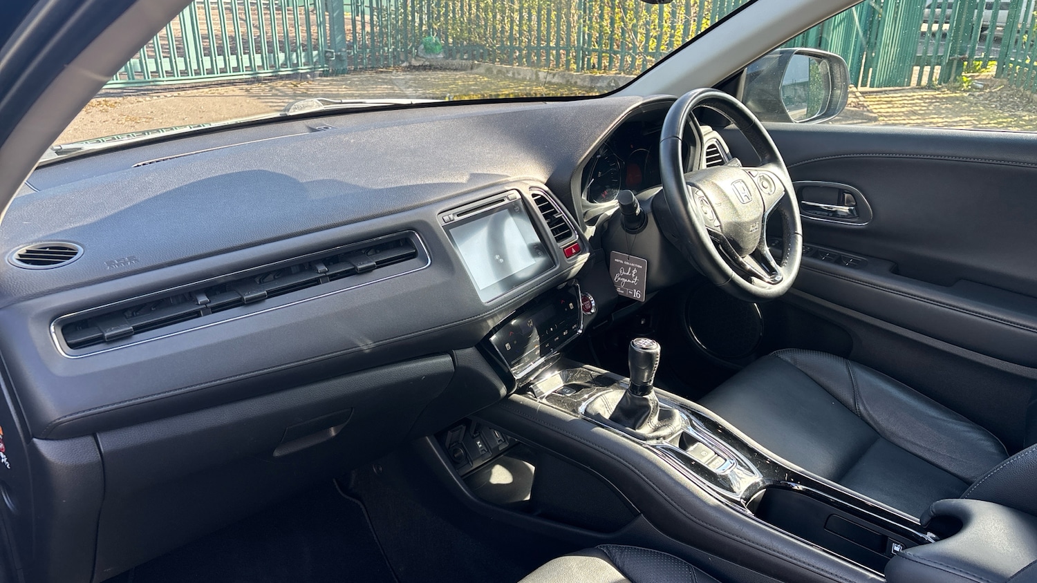 Used Honda HR-V 2017 for sale - 78215907: Photo 2