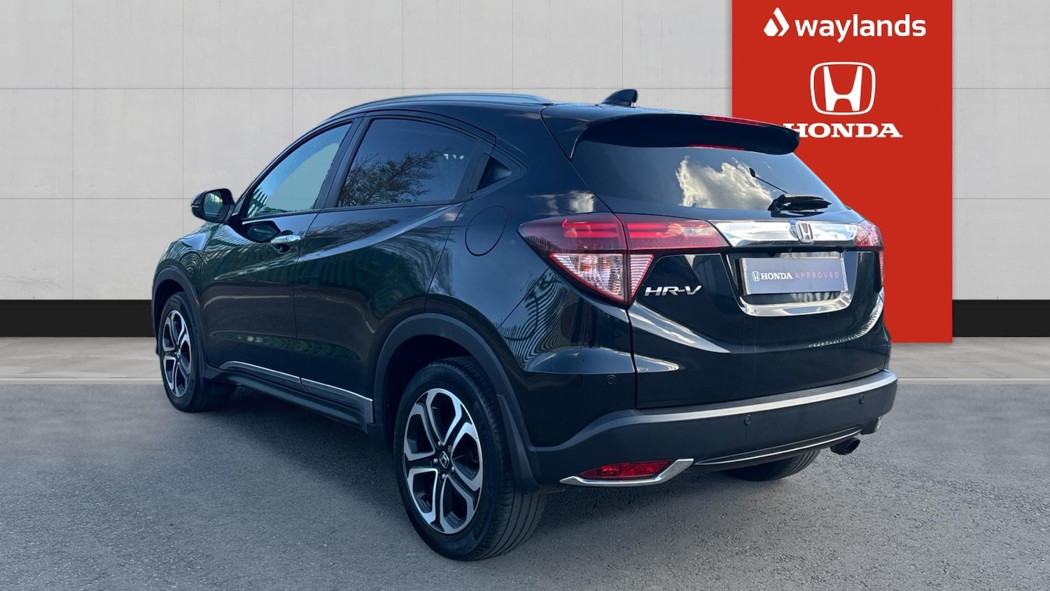 Used Honda HR-V 2017 for sale - 78215907: Photo 3
