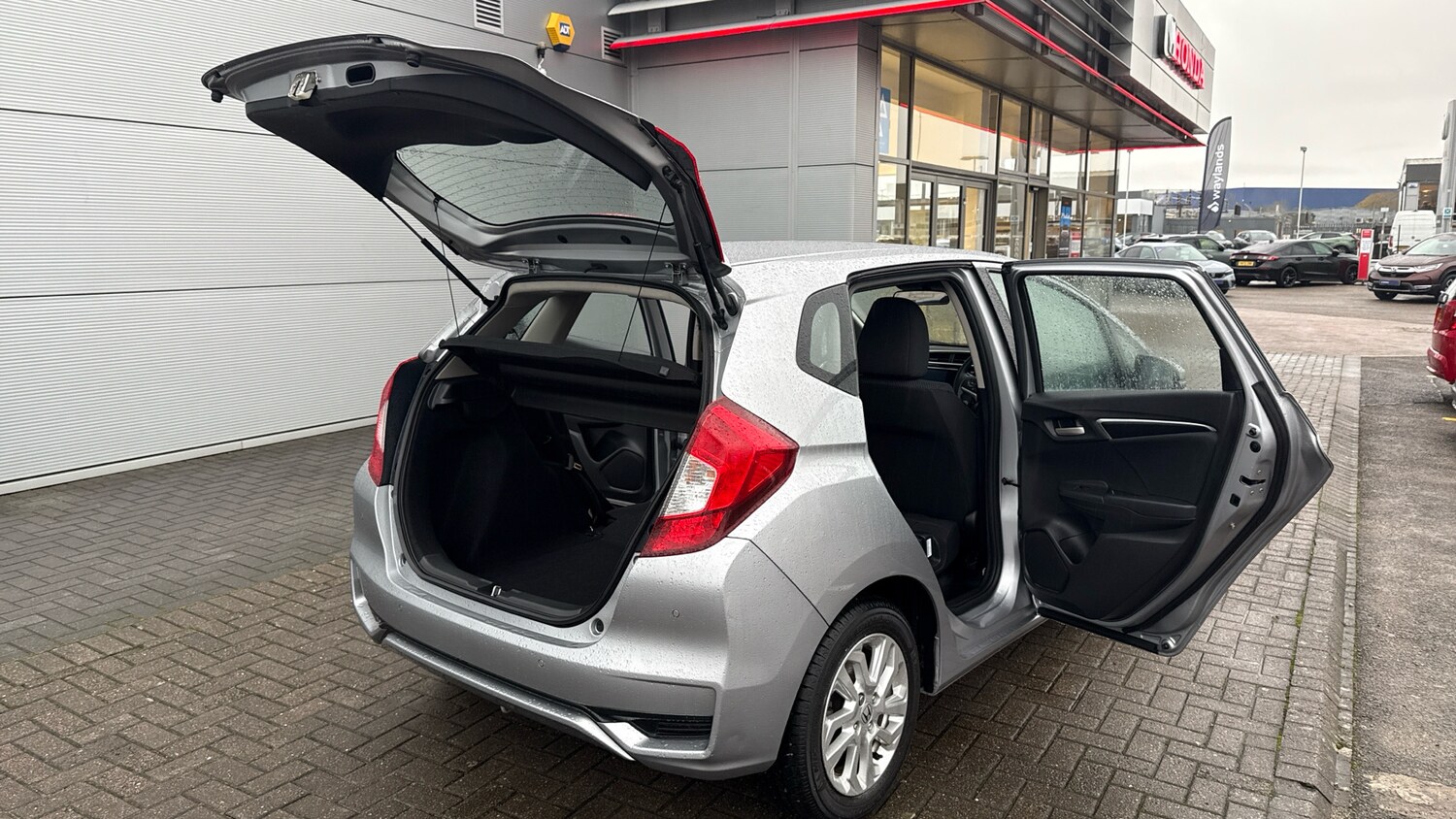 Used Honda Jazz 2019 for sale - 76856402: Photo 60