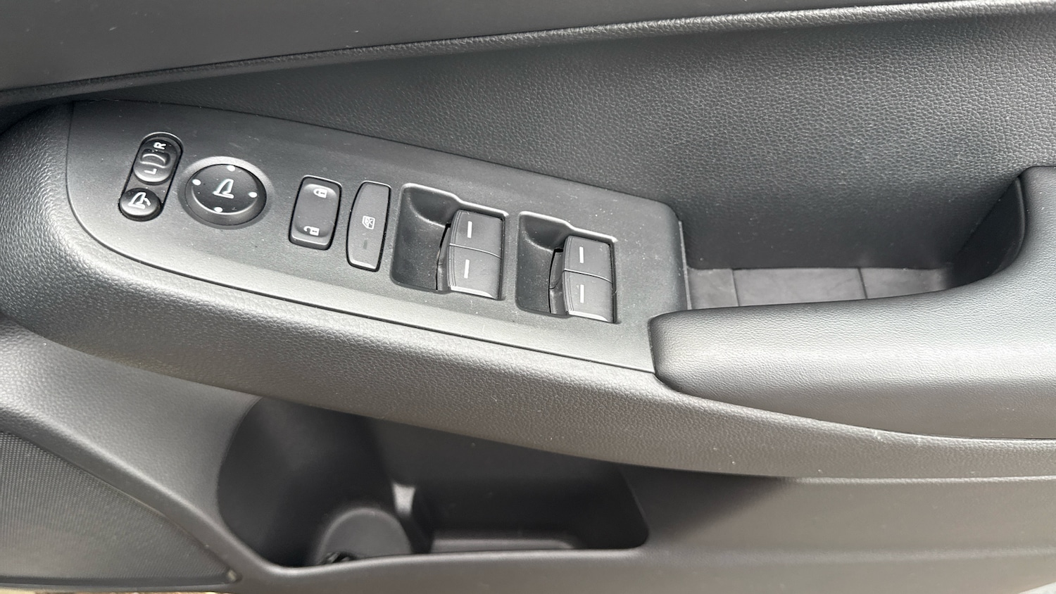 Used Honda HR-V 2022 for sale - 77281061: Photo 41