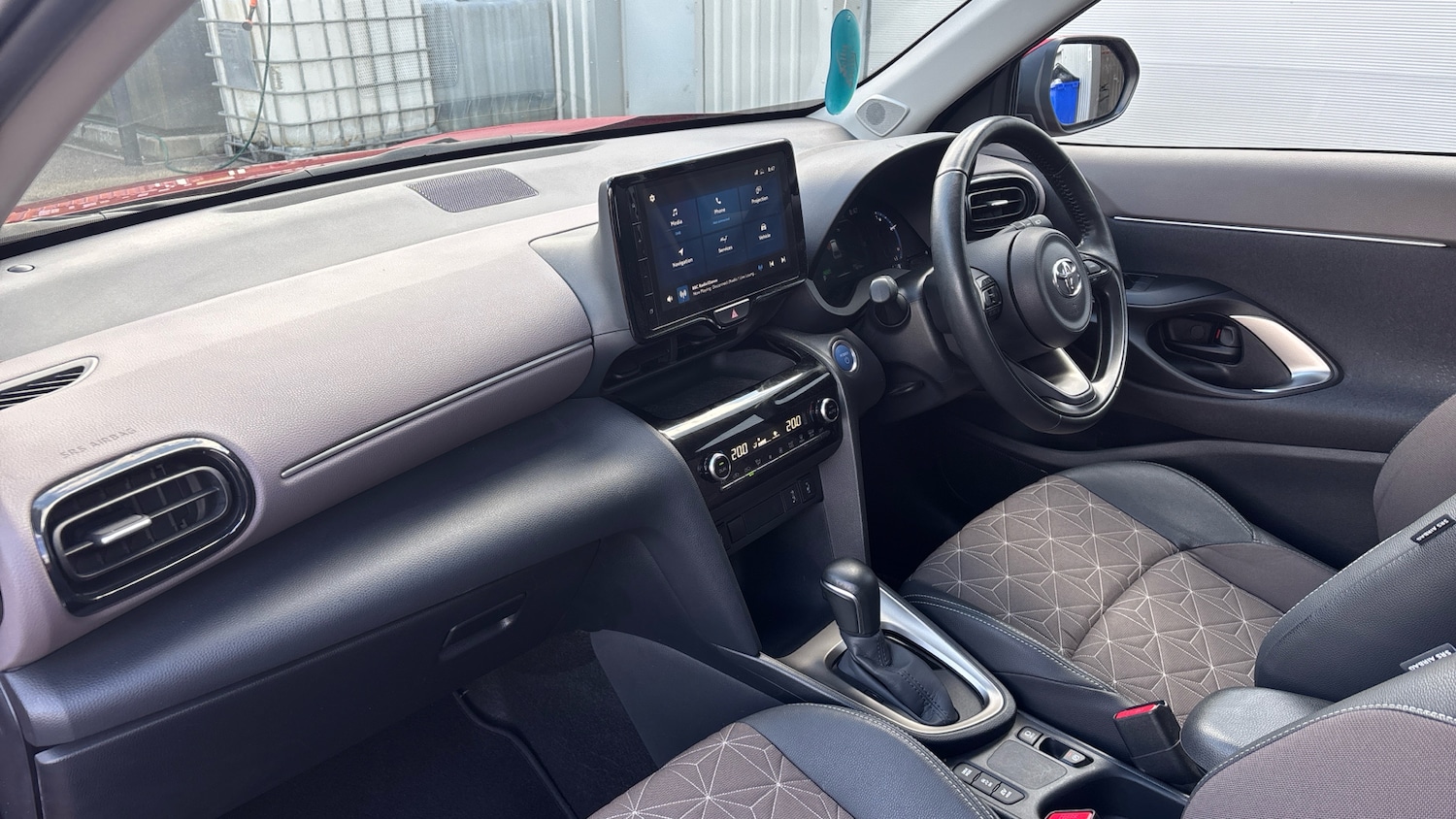 Used Toyota Yaris Cross 2023 for sale - 78144719: Photo 2