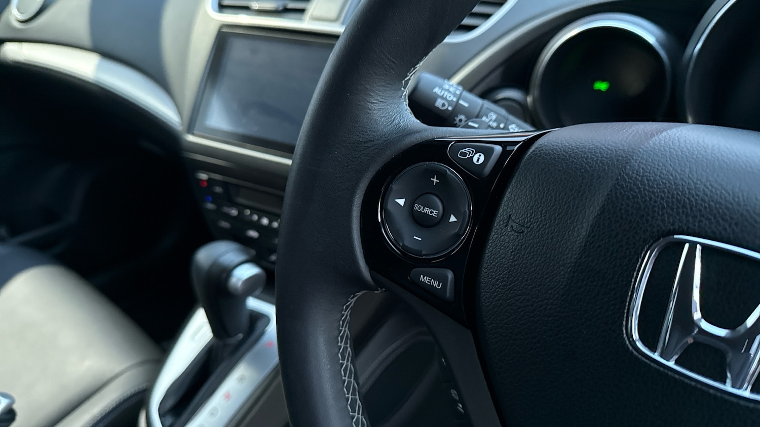 Used Honda Civic 2017 for sale - 77281111: Photo 38