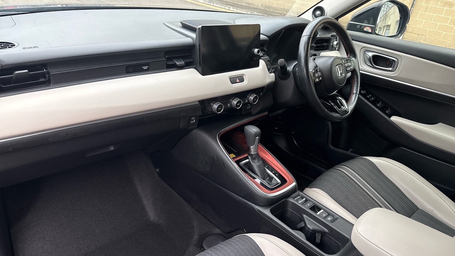 Used Honda HR-V 2021 for sale - 77312276: Photo 2