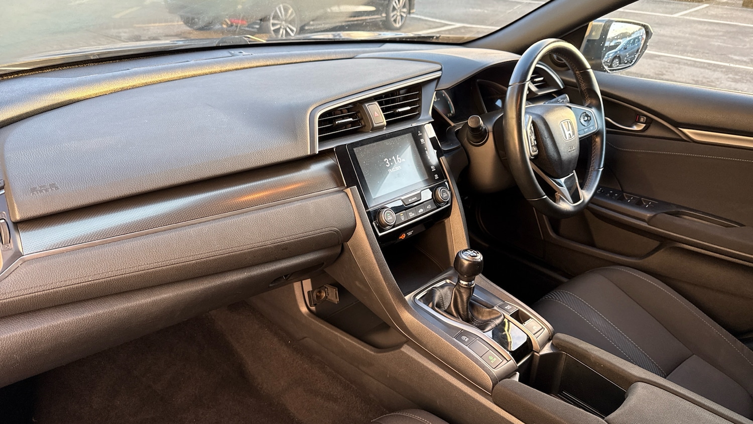 Used Honda Civic 2018 for sale - 77170569: Photo 2