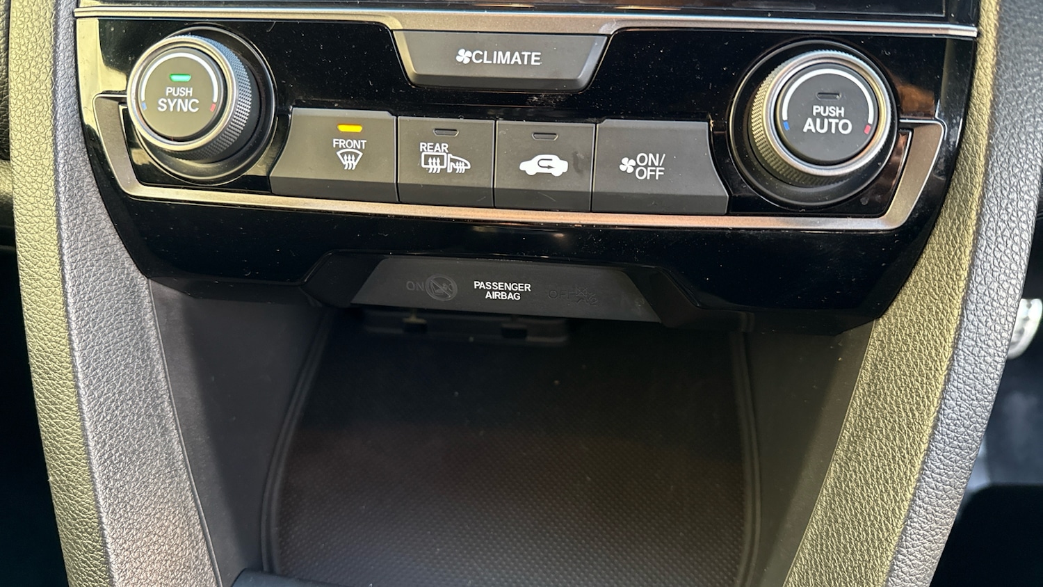 Used Honda Civic 2018 for sale - 77170569: Photo 28