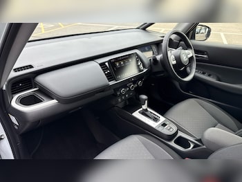 Used Honda Jazz 2024 for sale - 76328043: Photo 2