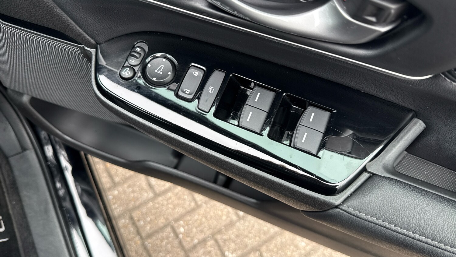 Used Honda CR-V 2023 for sale - 76196120: Photo 38