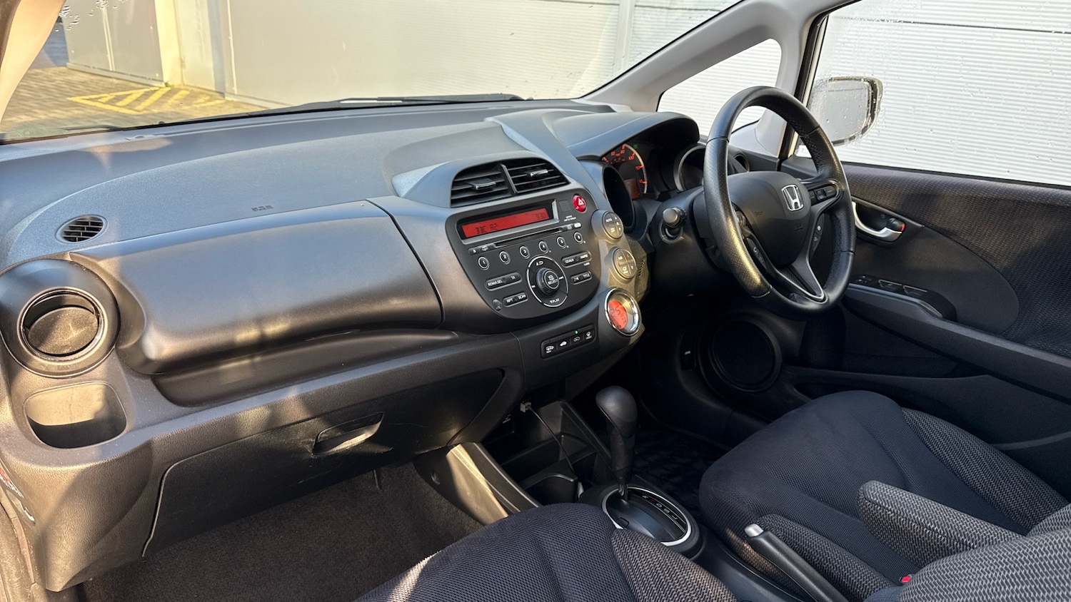 Used Honda Jazz 2015 for sale - 77137687: Photo 2