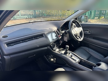 Used Honda HR-V 2017 for sale - 77786159: Photo