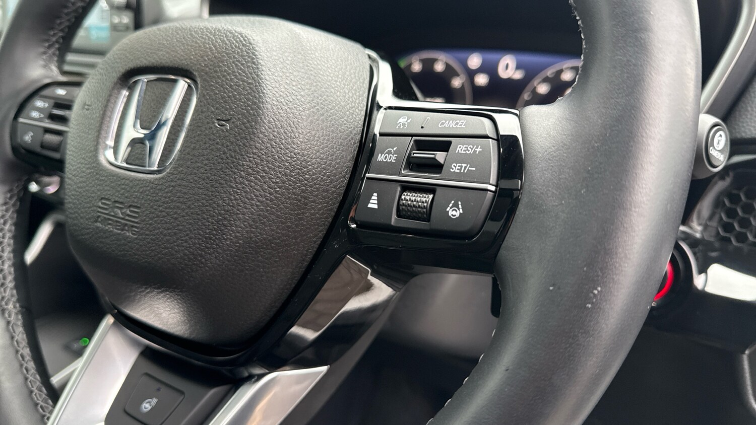 Used Honda CR-V 2023 for sale - 76780224: Photo 25