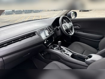 Used Honda HR-V 2018 for sale - 76003628: Photo