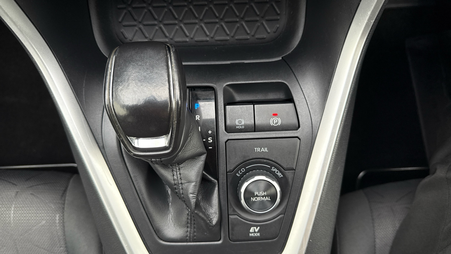 Used Toyota RAV4 2019 for sale - 76984163: Photo 28