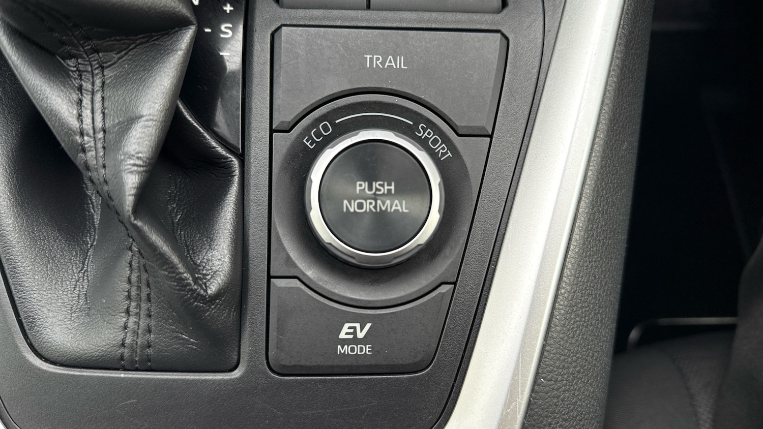 Used Toyota RAV4 2019 for sale - 76984163: Photo 29