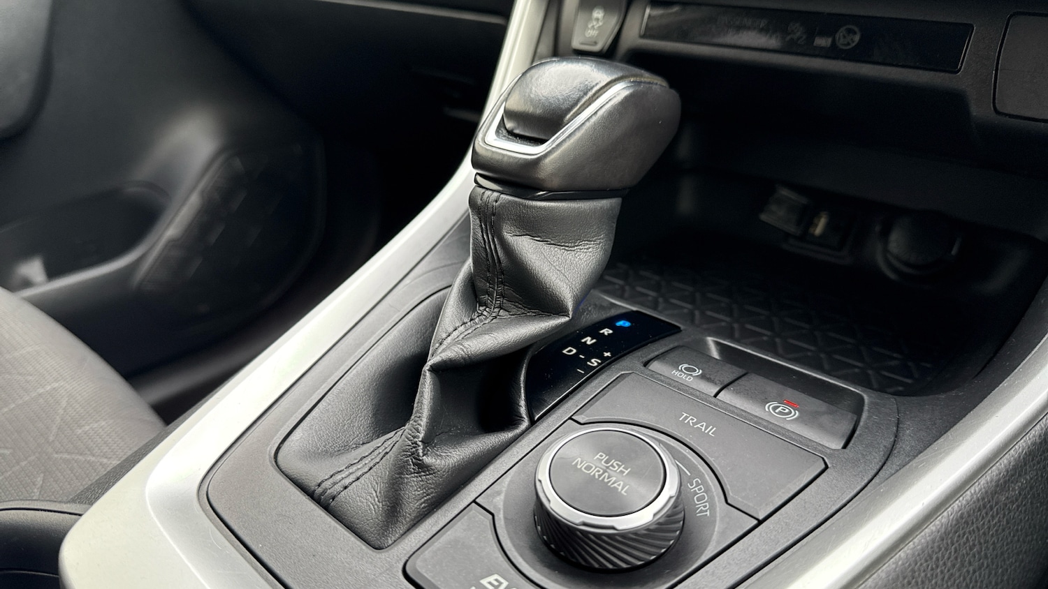 Used Toyota RAV4 2019 for sale - 76984163: Photo 31