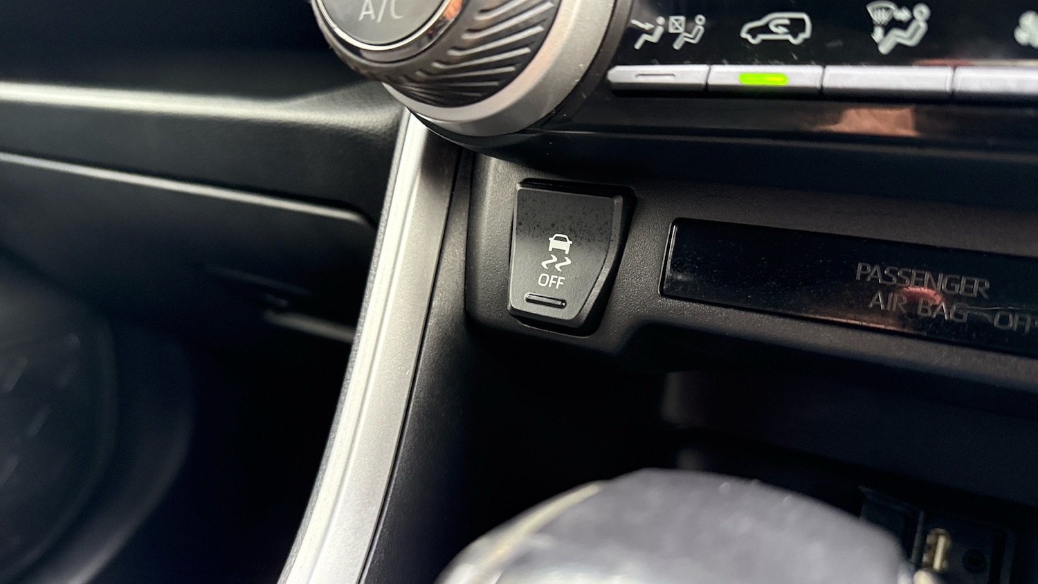 Used Toyota RAV4 2019 for sale - 76984163: Photo 32