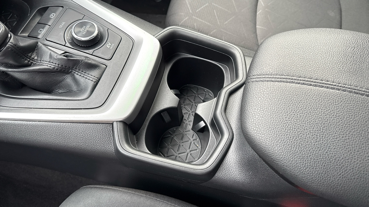 Used Toyota RAV4 2019 for sale - 76984163: Photo 48