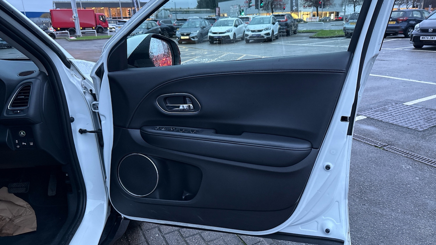 Used Honda HR-V 2018 for sale - 76856431: Photo 14