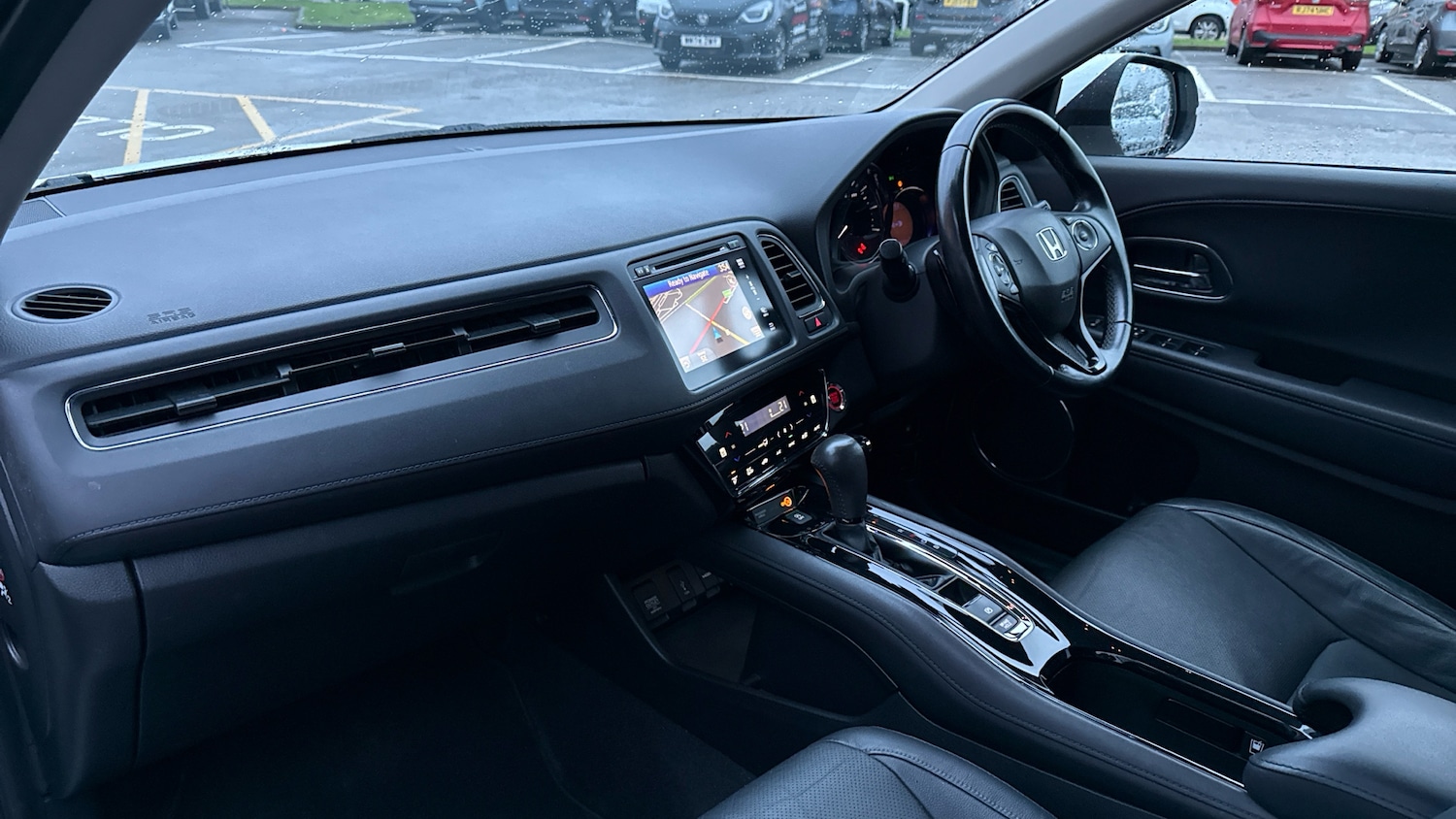 Used Honda HR-V 2018 for sale - 76856431: Photo 2