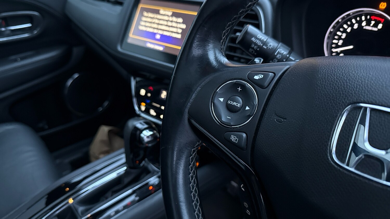 Used Honda HR-V 2018 for sale - 76856431: Photo 20