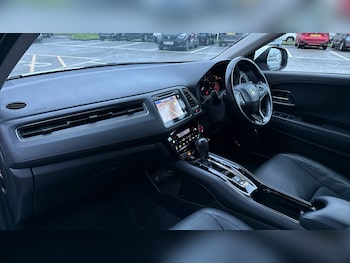 Used Honda HR-V 2018 for sale - 76856431: Photo