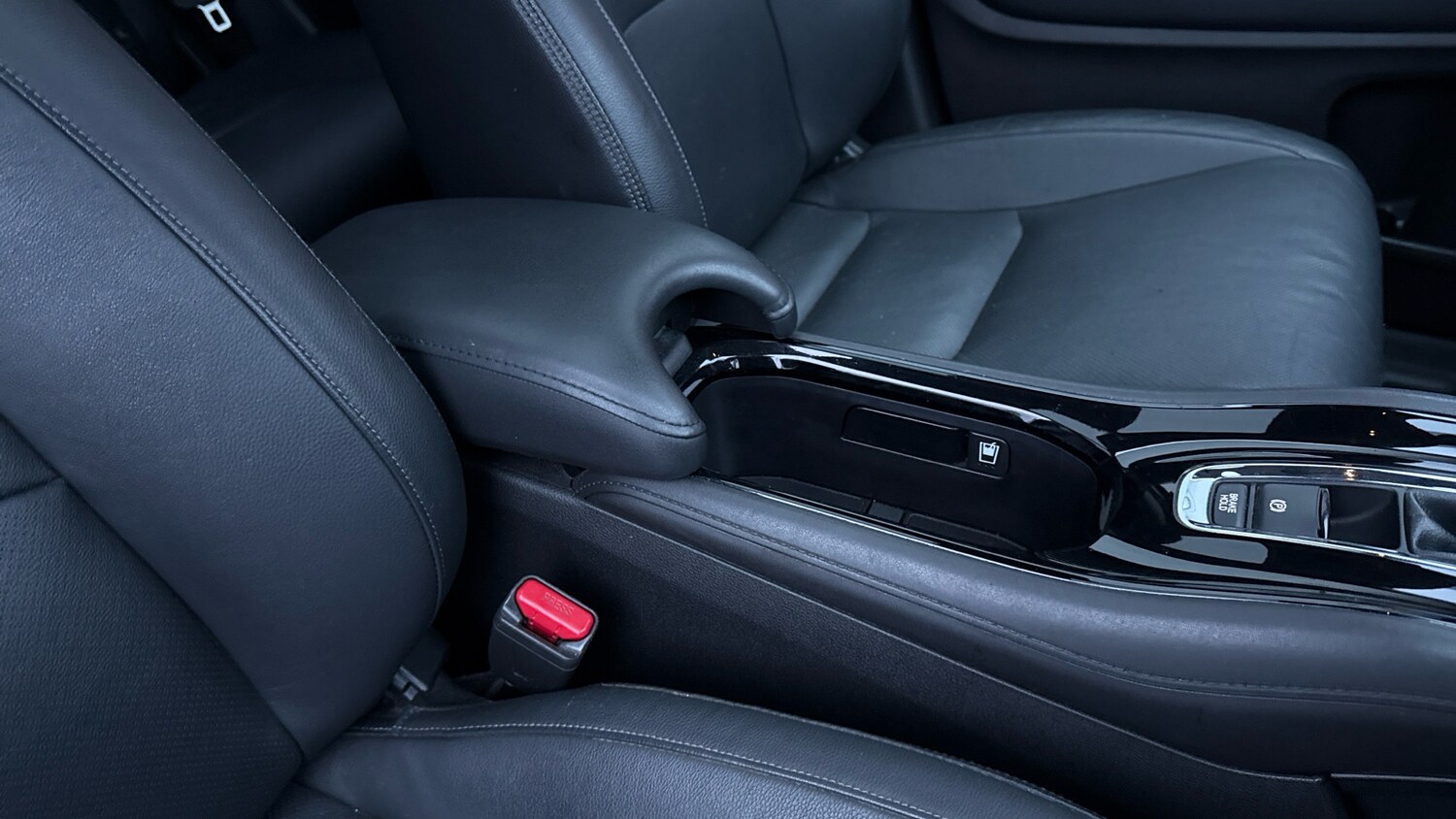 Used Honda HR-V 2018 for sale - 76856431: Photo 33