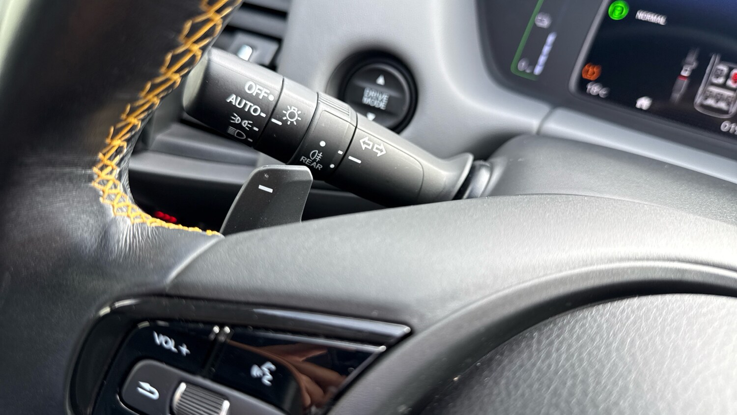 Used Honda Jazz 2023 for sale - 76328309: Photo 25