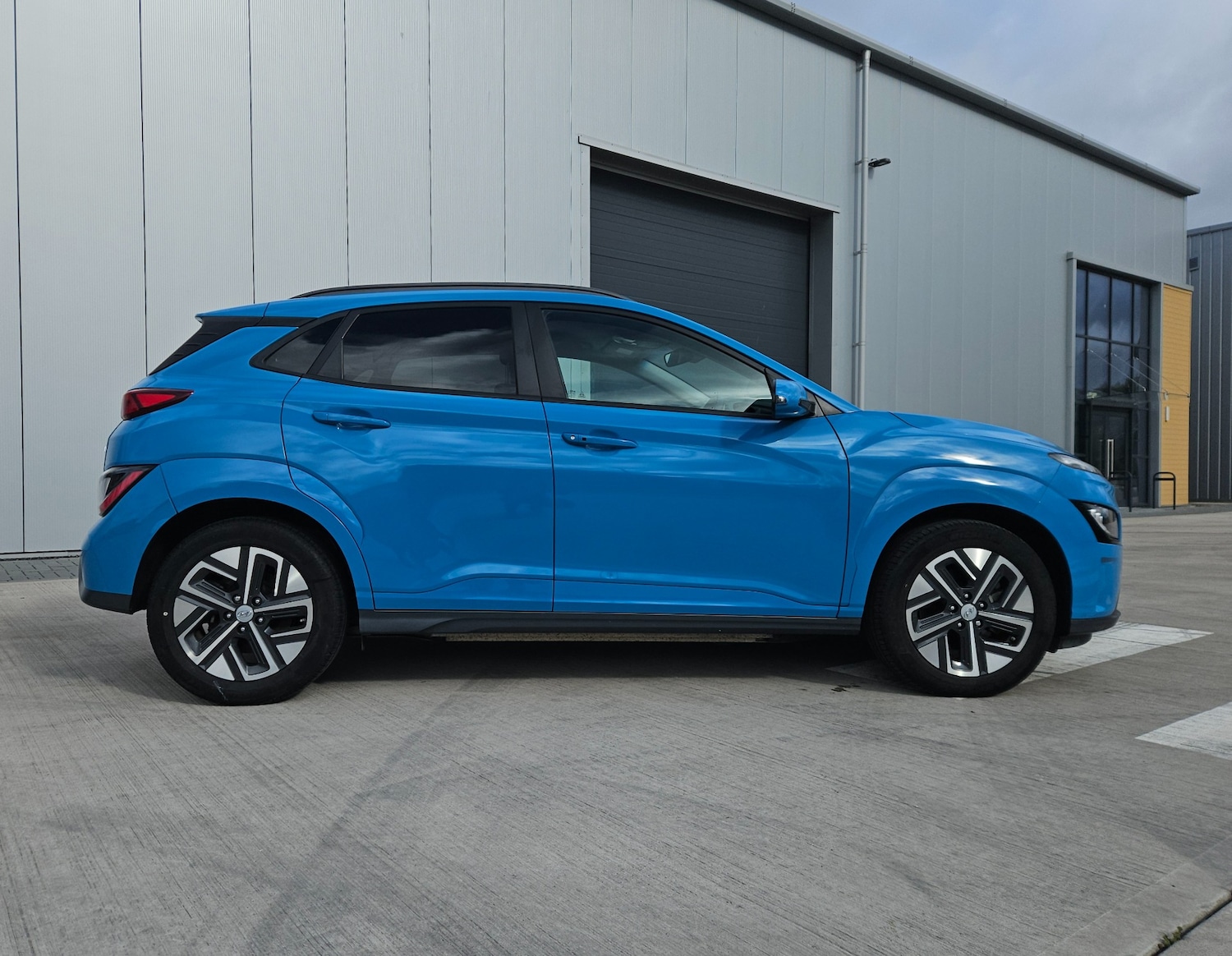 Used Hyundai KONA 2021 for sale - 76161695: Photo 2