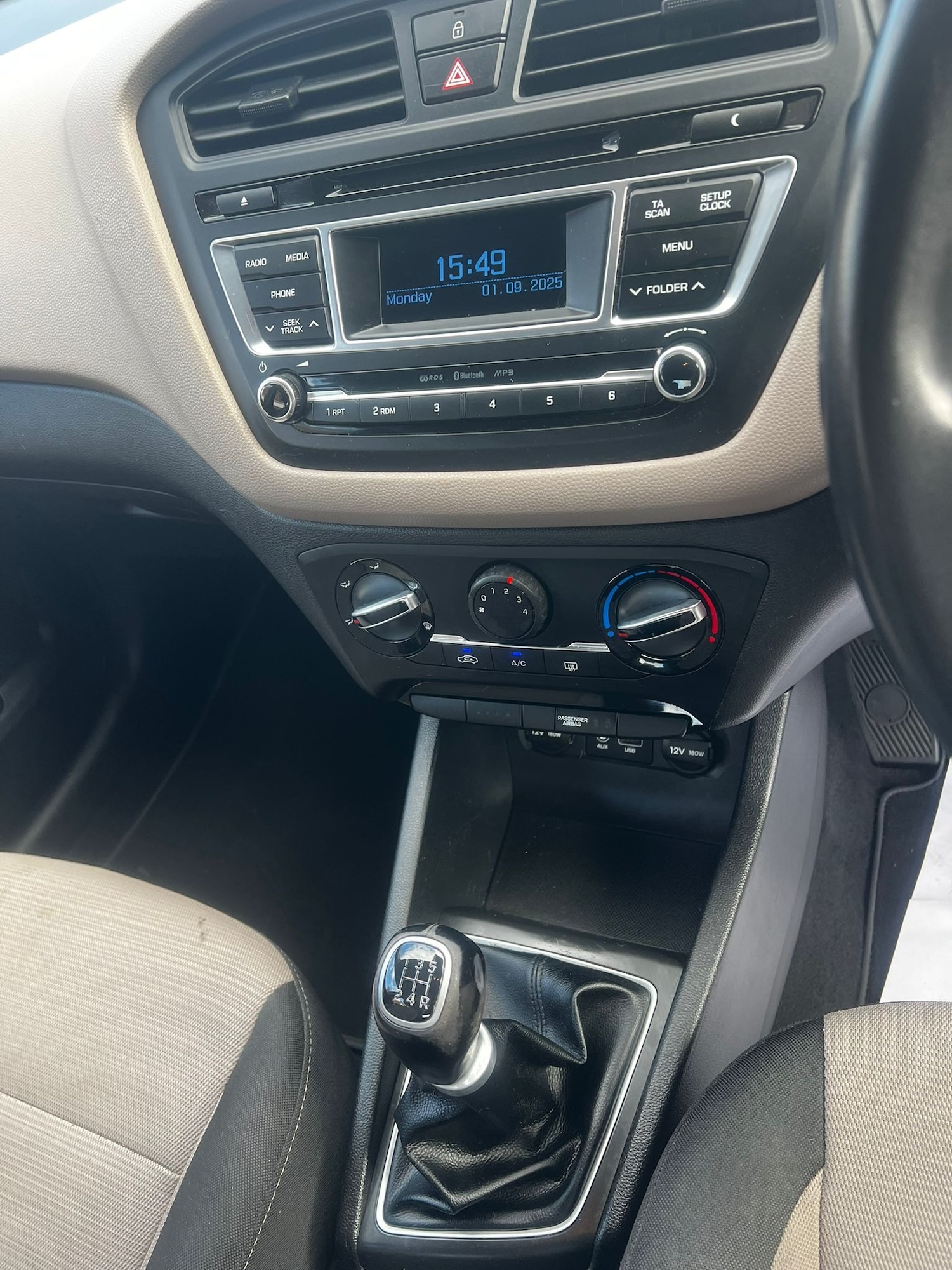 Used Hyundai i20 2015 for sale - 76741412: Photo 13