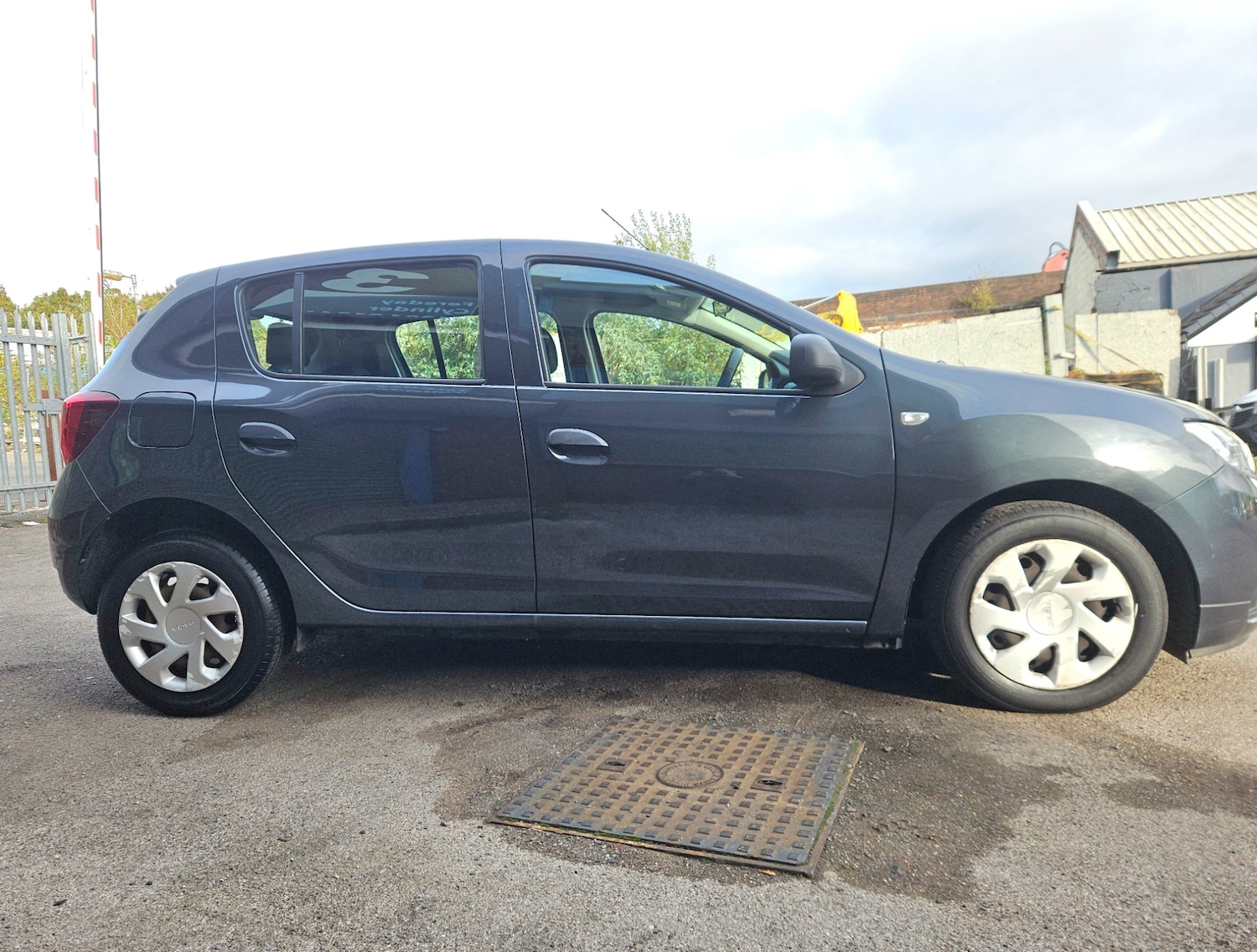 Used Dacia Sandero 2018 for sale - 76016667: Photo 2