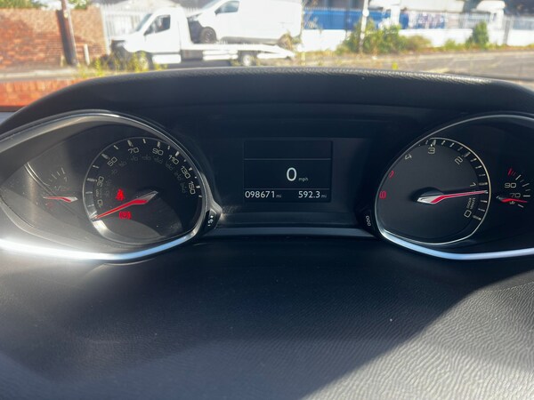 Used Peugeot 308 2014 for sale - 75078480: Photo 9