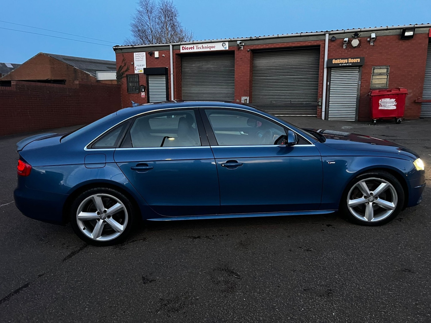 Used Audi A4 2012 for sale - 76919716: Photo 2
