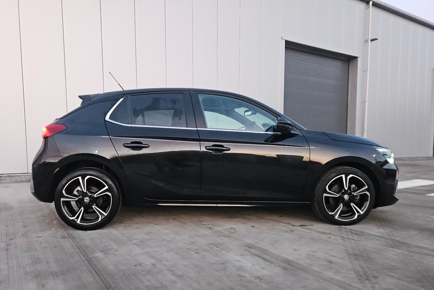 Used Vauxhall Corsa 2023 for sale - 76960318: Photo 2