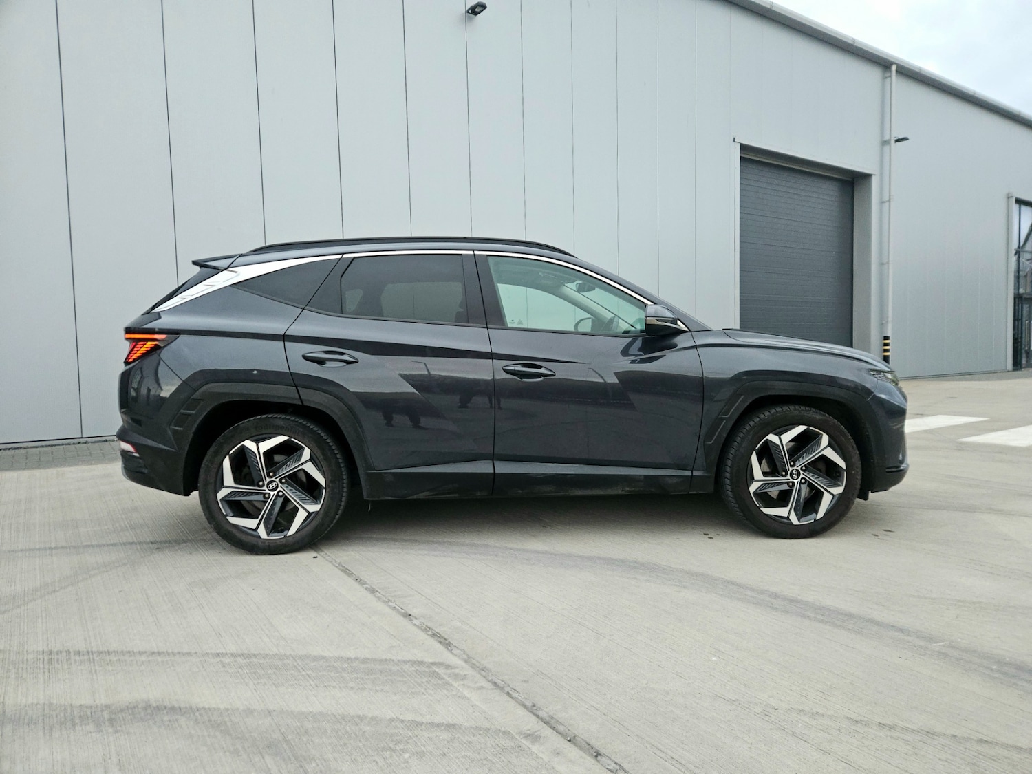 Used Hyundai TUCSON 2023 for sale - 78001345: Photo 2