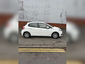 Peugeot 208 feature image 2