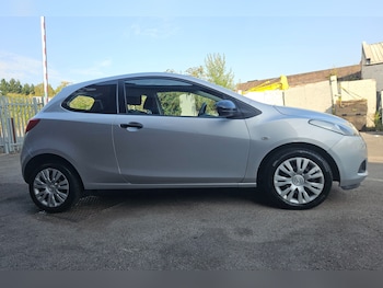 Used Mazda Mazda2 2010 for sale - 75560112: Photo