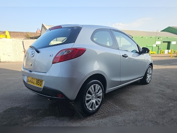 Used Mazda Mazda2 2010 for sale - 75560112: Photo