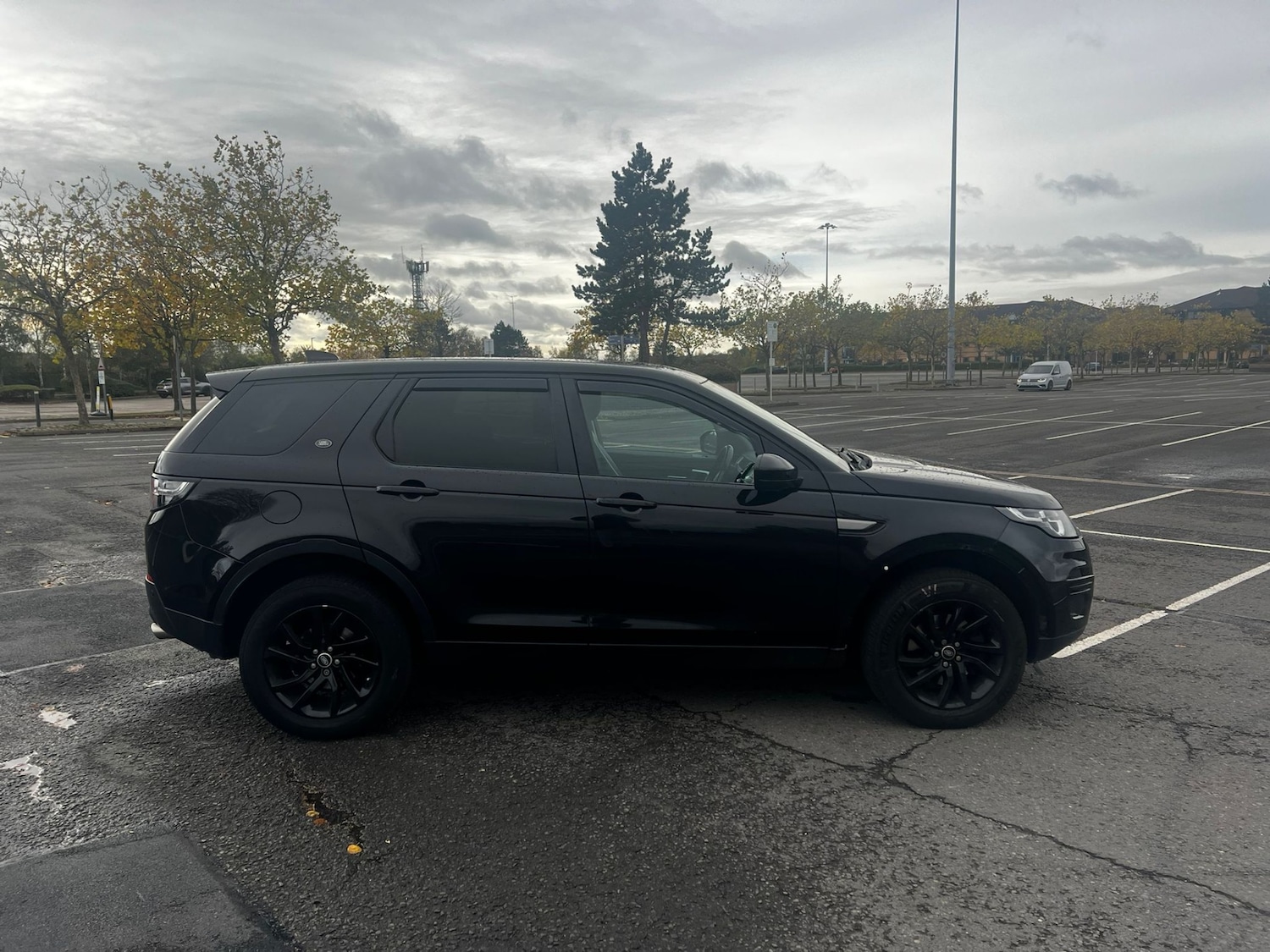 Used Land Rover Discovery Sport 2018 for sale - 76379129: Photo 4