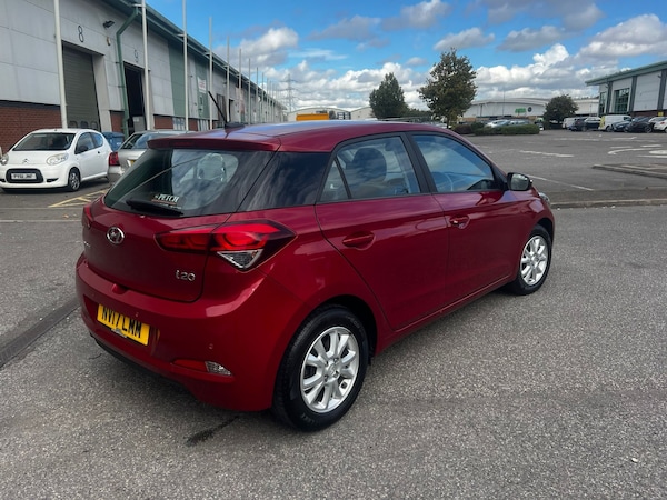 Used Hyundai i20 2017 for sale - 75761646: Photo 2