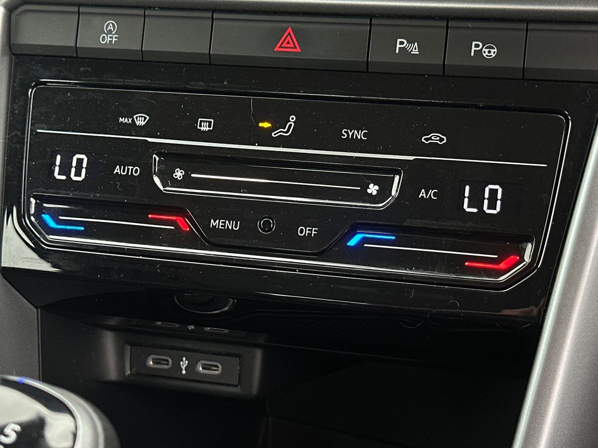 Used Volkswagen T-Roc 2023 for sale - 76875970: Photo 25